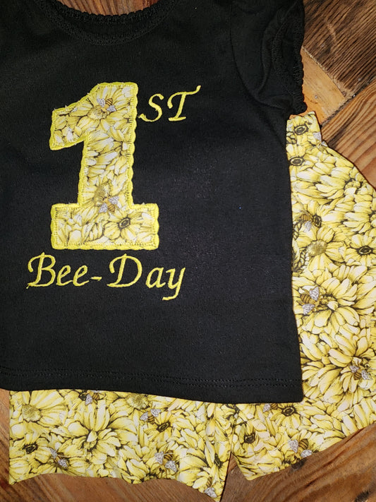1st Bee Day Size 18m Birthday Set