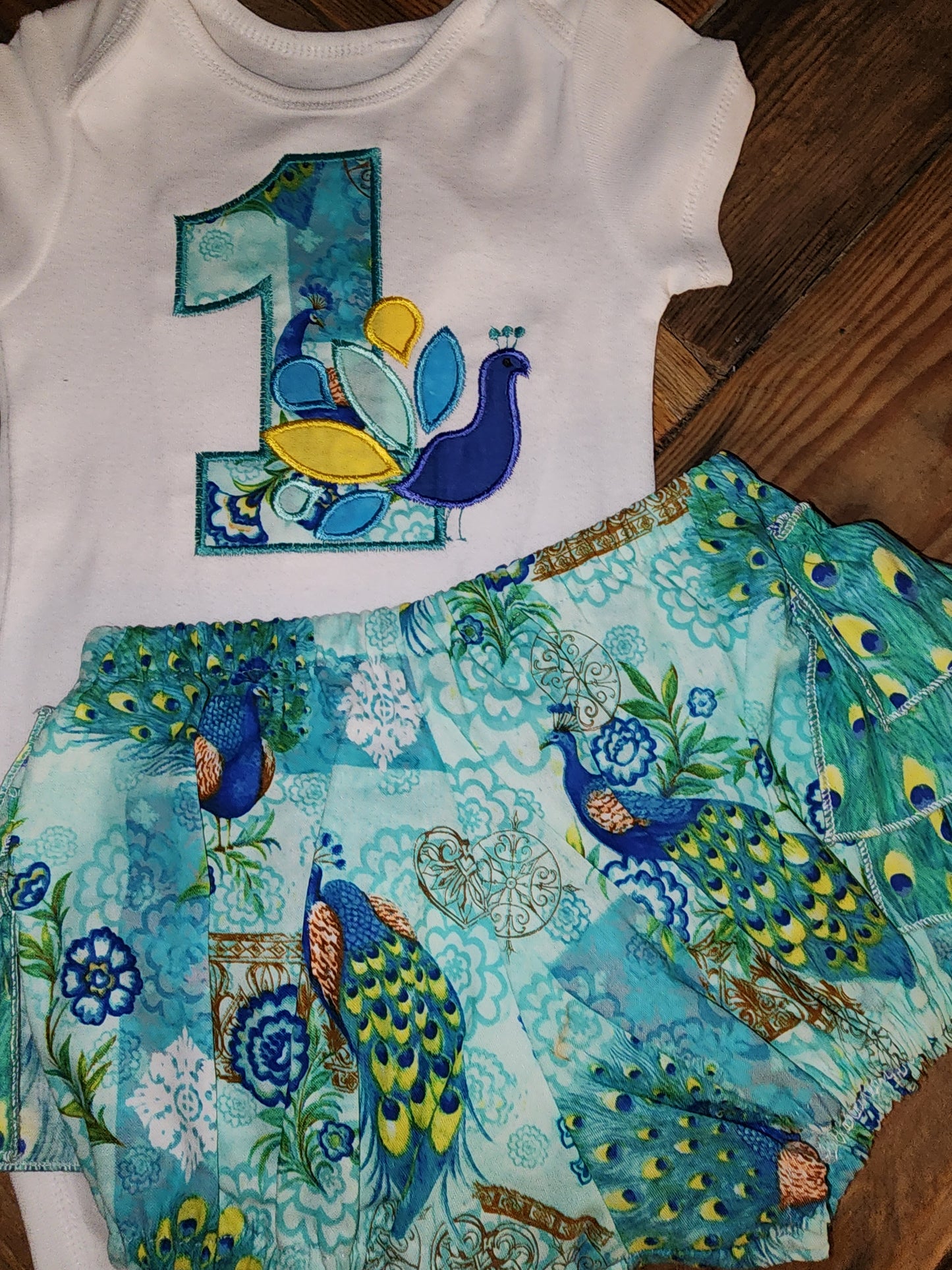 Peacock First Birthday Size 18m Two Piece Ruffle Bottom Set