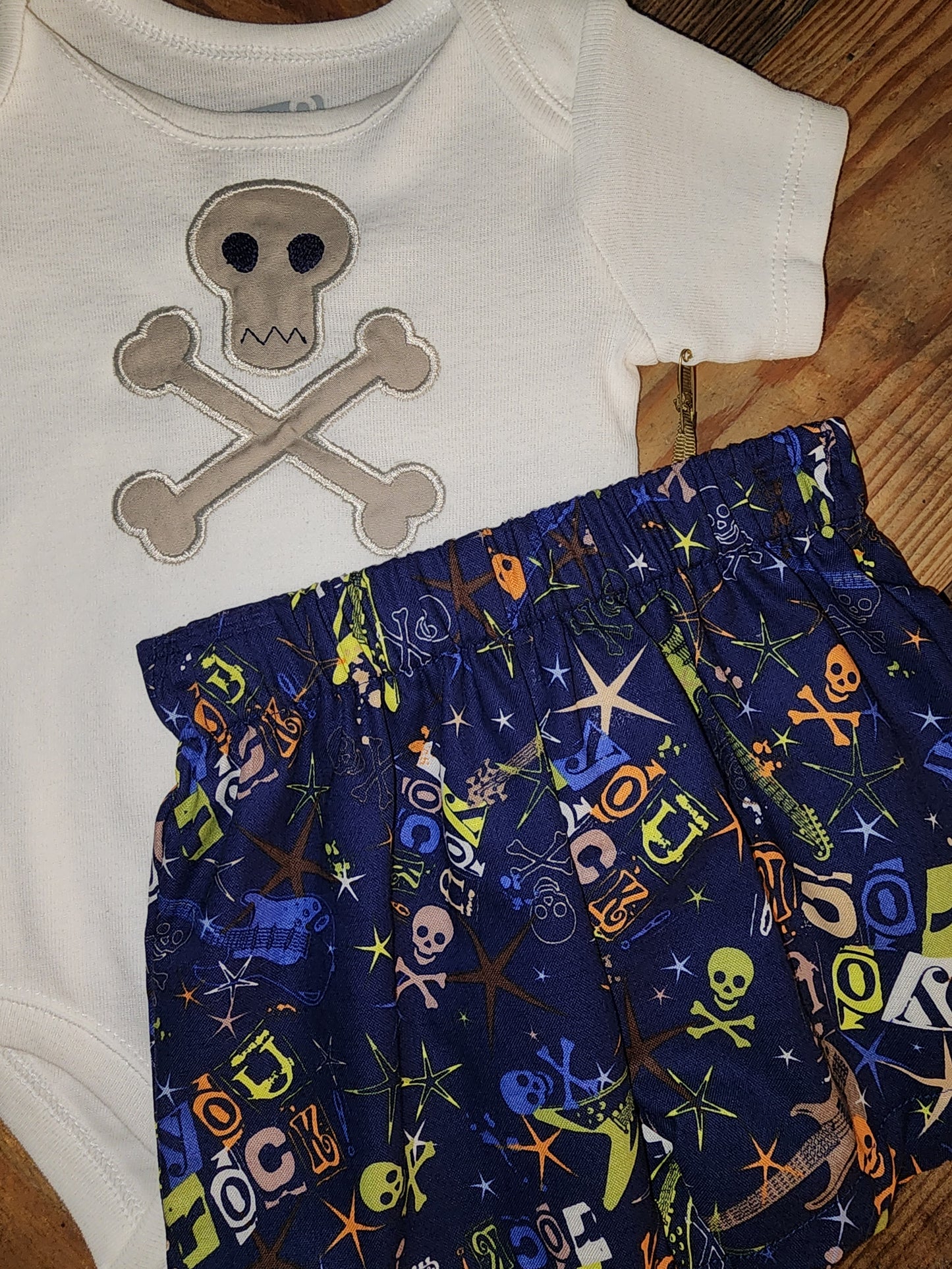 Little Rocker Skull and Crossbone Size 0/3m Outfit