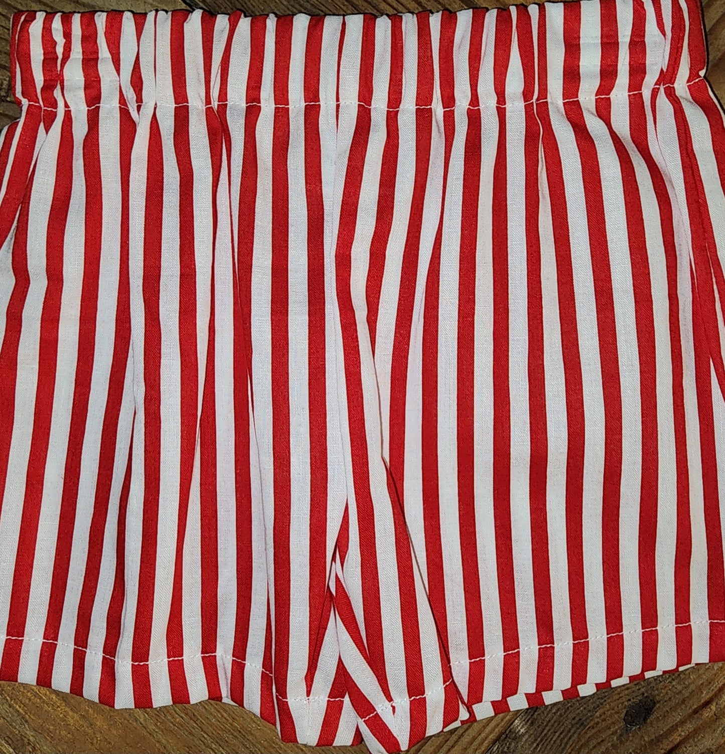 Red & White Striped Shorts Size 12/18m