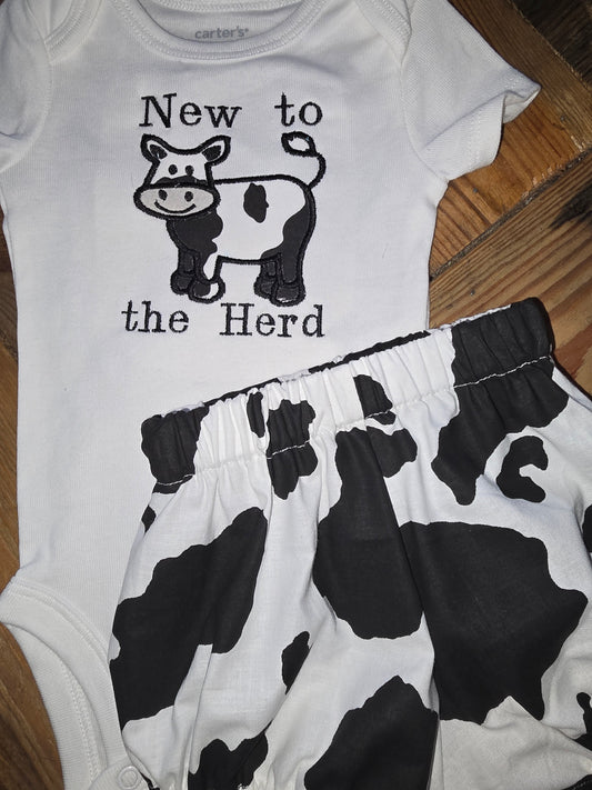 New to the Herd Two Piece Outfit Size 3m