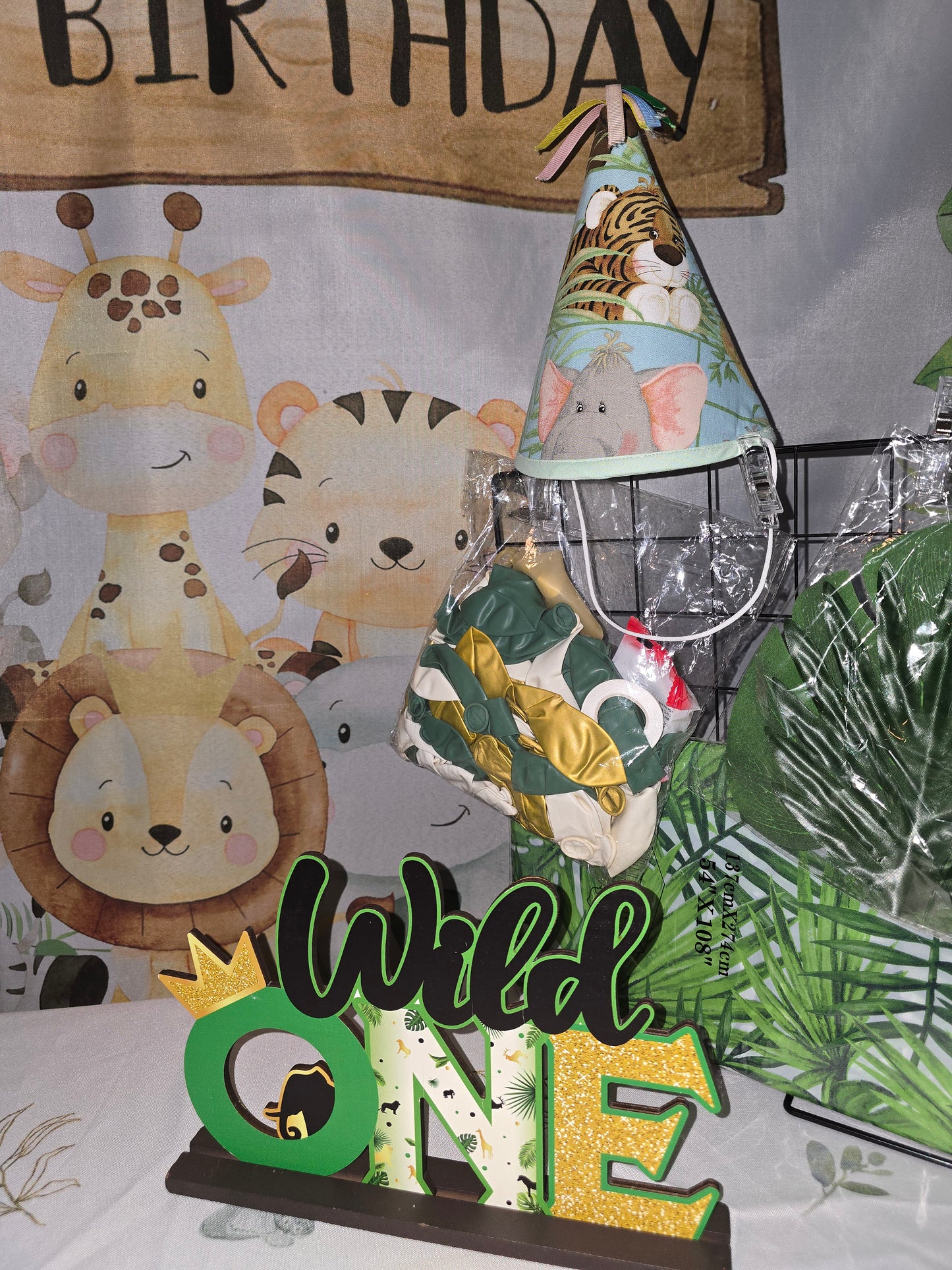Wild One Birthday Hat Banner and Tabelcloth